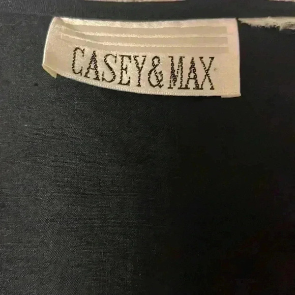 Vintage Embroidered Christmas Vest - Picture 3 of 6